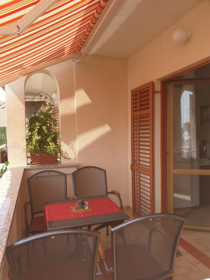 Apartments Davorka Banjol ภายนอก รูปภาพ